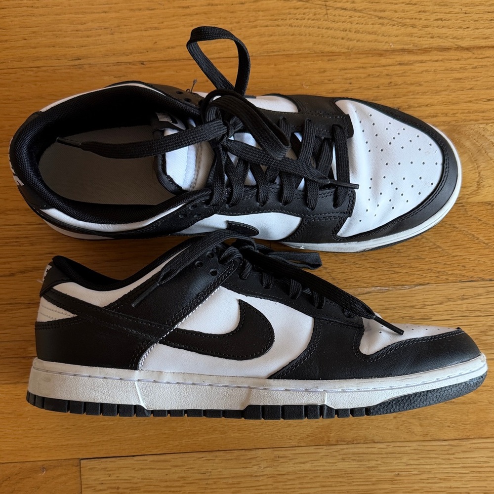 Nike Men's Low Dunk White and Black Size 10